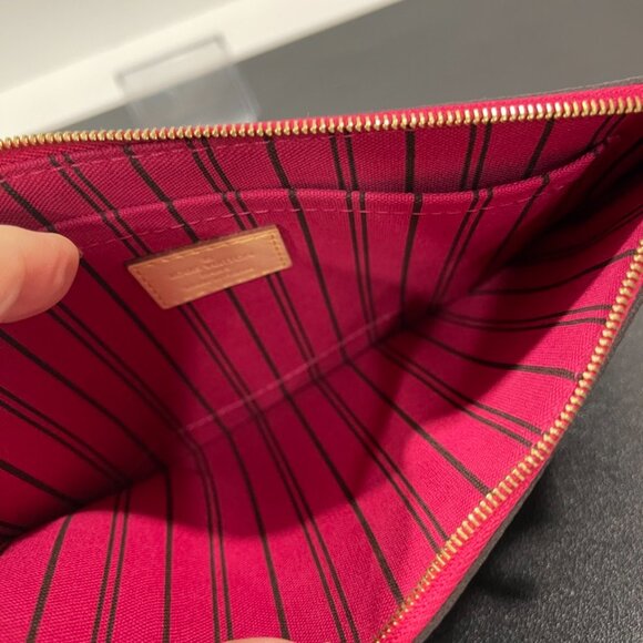 Louis Vuitton Monogram Neverful Pouch MM (104576) - Picture 6 of 8